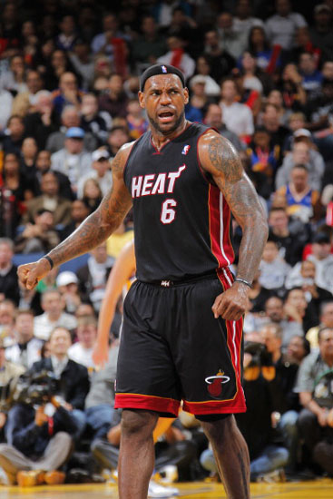 更引人注目 更引人注目