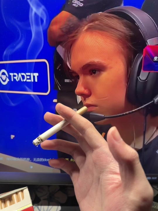 与此同时 与此同时