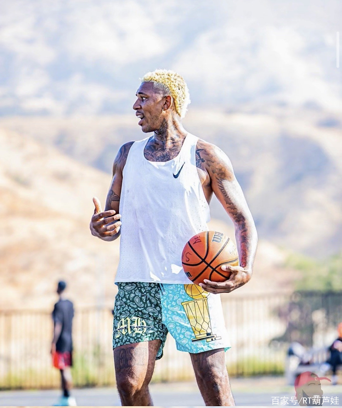 与近距冲锋 与近距冲锋